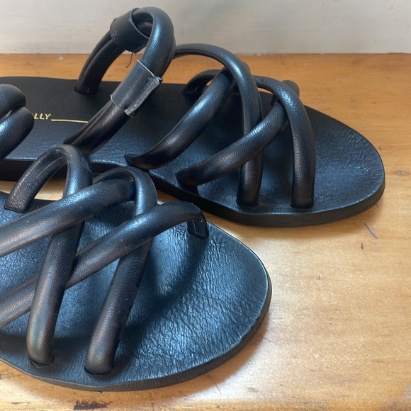 Intentionally Blank Black Leather Sandals - Picture 3 of 5